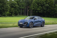 Audi Q6 Sportback e-tron oferece autonomia elétrica e design dinâmico.
