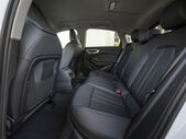 Interior do Audi A5 e-hybrid quatro oferece conforto e tecnologia
