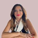 Elizabeth Real apresenta licenciatura em Gestão e Administração em Saúde na Universidade Portucalense, no Porto
