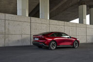 Carro elétrico vermelho da marca Neta