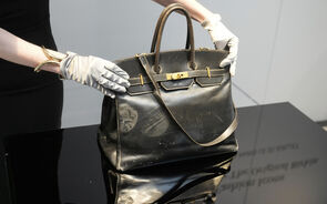A mala Birkin de Jane Birkin é leiloada em hasta pública