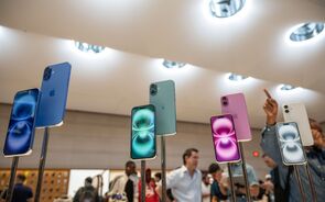 O iPhone continua a ser a principal fonte de receitas da Apple