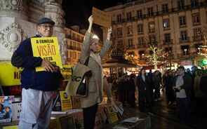 Trabalhadores da Visão protestam contra despedimentos e exigem salários em Lisboa