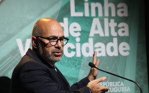 O Governo aprovou em dezembro o relançamento do concurso para o segundo troço da linha Lisboa-Porto. 