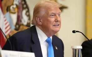 Trump anuncia 'tarifas substanciais' à Índia por comprar petróleo russo