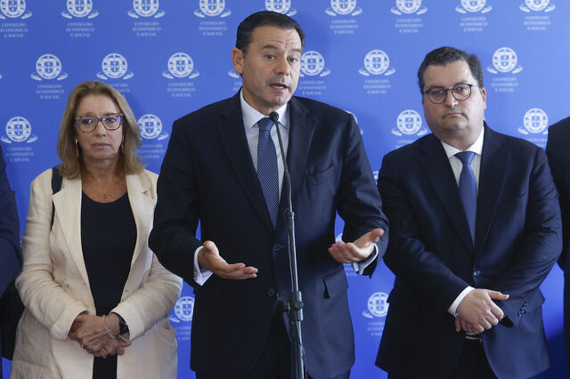 Governo quer serviços mínimos 'em todas as ocasiões' para que greves 'protejam' trabalho e mobilidade