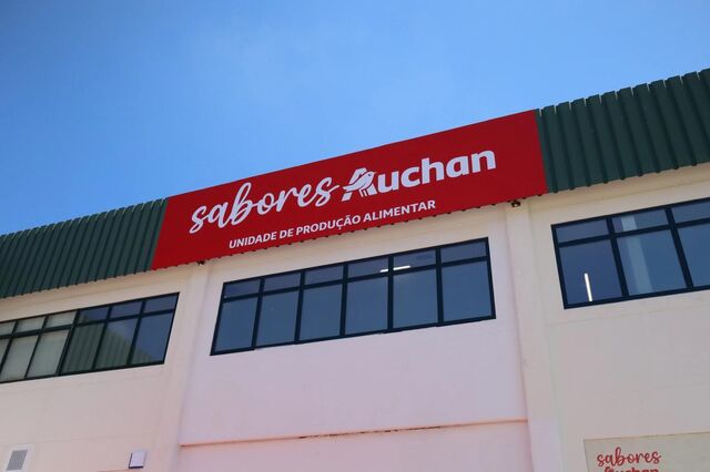 Auchan investe 5 milhões na sua primeira fábrica de produção alimentar