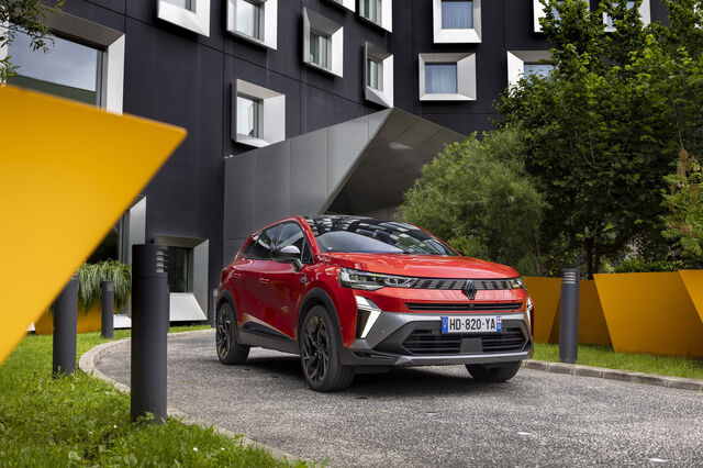 Symbioz e novo Espace. Renault acelera no mercado híbrido
