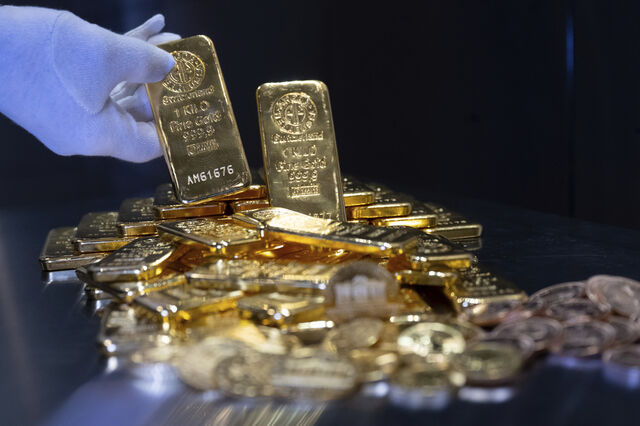 Com ações e ouro em recordes, há espaço para entrar?