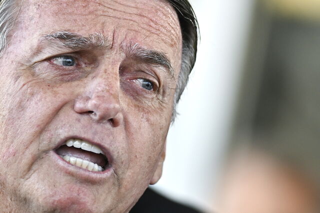 Bolsonaro vai ter de usar pulseira eletrónica. Em causa risco de fuga