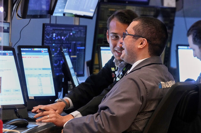 S&P 500 e Nasdaq tocam novos recordes. Dow Jones fica fora dos ganhos