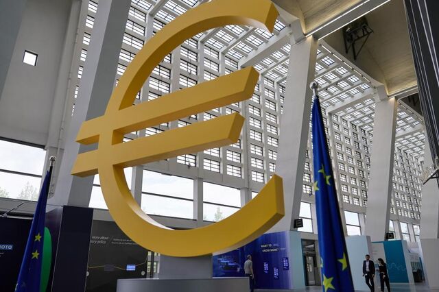 Salários da Zona Euro arrefecem nos próximos meses e retiram pressão para 2026