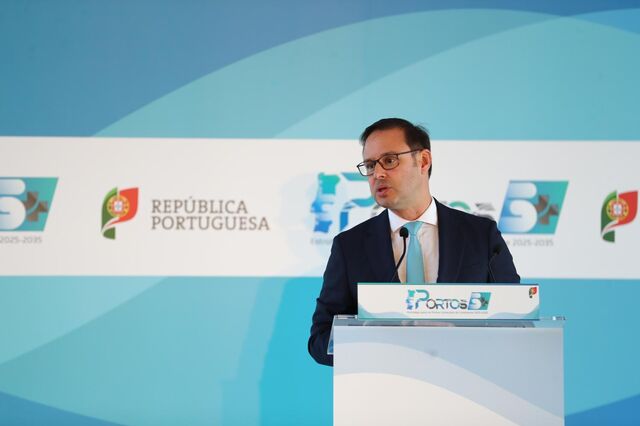 Ministério das Infraestruturas diz que vários portos 'podem ter uso civil e militar”