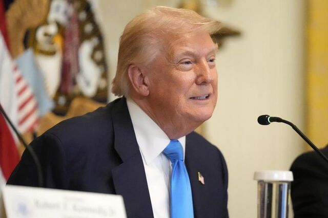 Trump anuncia 'tarifas substanciais' à Índia por comprar petróleo russo