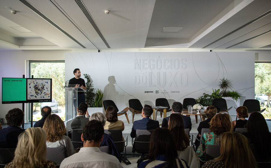 Romain Trevisan acredita que a arte pode mudar o mundo. É isso que tenta fazer com a Cultural Affairs, trazendo algo de novo e visível todos os dias.
