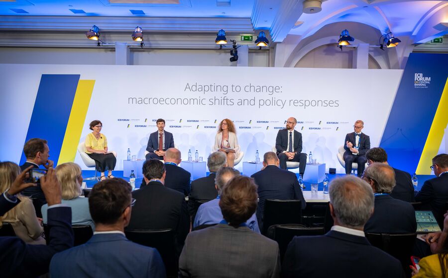 O fórum anual do Banco Central Europeu decorre até quarta-feira em Sintra.
