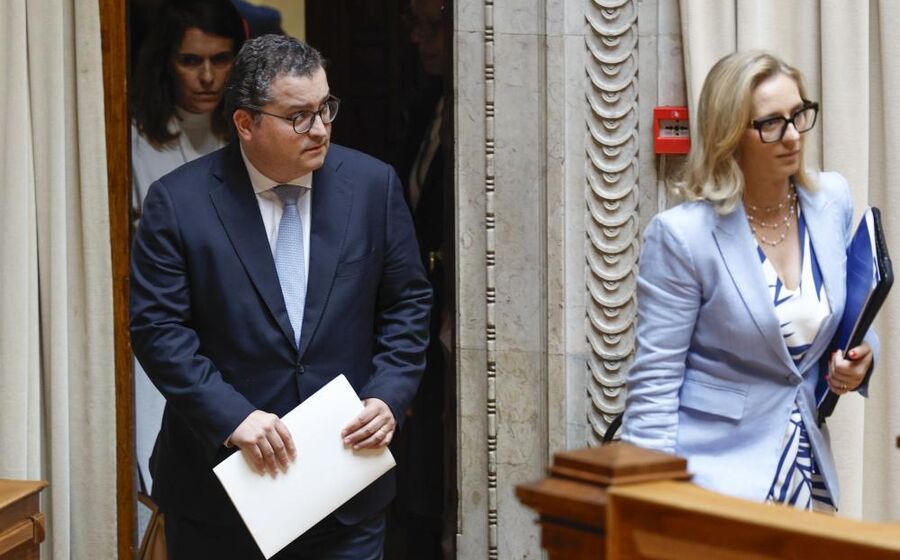 O ministro das Finanças, Joaquim Miranda Sarmento, pediu urgência para a baixa do IRS.