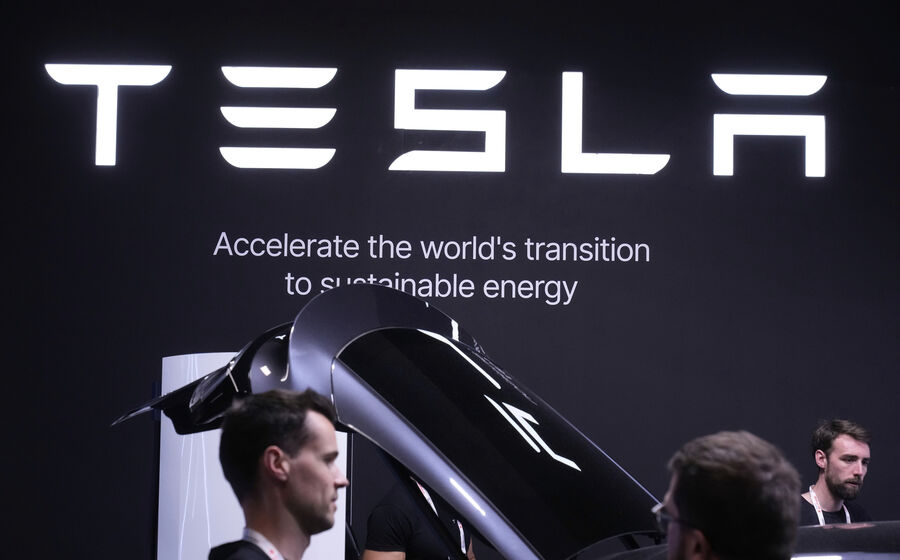 A Tesla procura acelerar a transição mundial para a energia sustentável