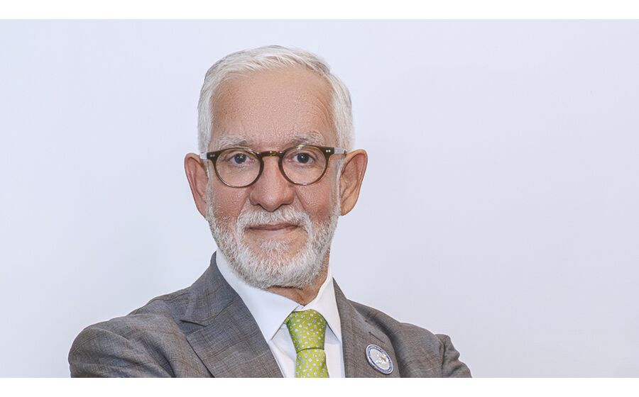 Haim Taib lidera um grupo que está em Angola desde 1991.