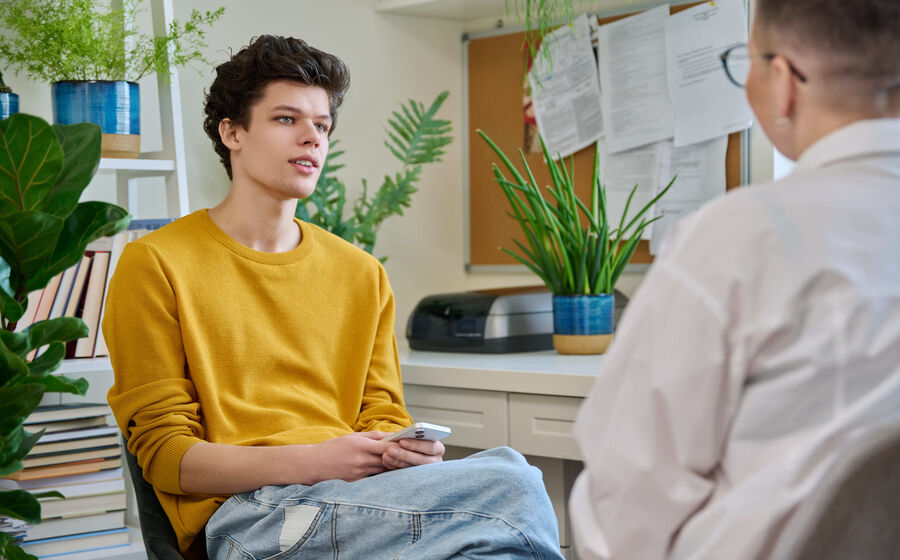 Jovens ponderam escolhas de cursos com apoio de consultoras de RH