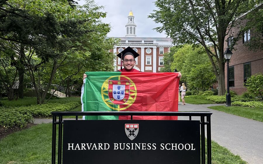 Daniel Quental foi distinguido com o título Baker Scholar na Harvard Business School. 