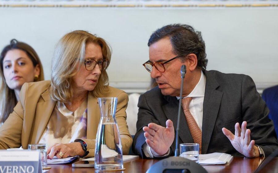 Governo apresentou esta quinta-feira anteprojeto de proposta de lei aos parceiros sociais.