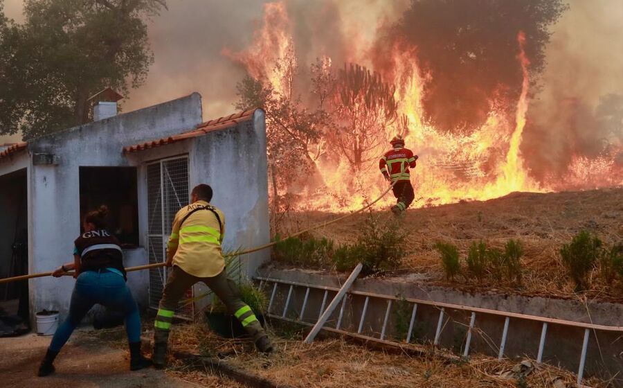 Incêndios na Península Ibérica foram 30% mais intensos por causa das alterações climáticas