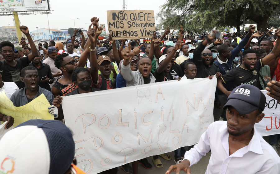 Protesto em Luanda após paralisação dos taxistas