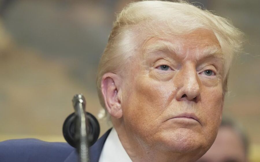 Trump pressiona farmacêuticas a baixar preços de medicamentos nos EUA