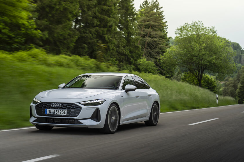 Audi A5 e-hybrid quatro oferece autonomia elétrica até 109 km