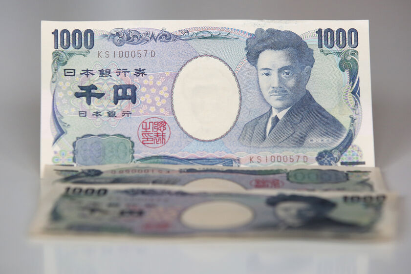 Nota de mil ienes japoneses em destaque