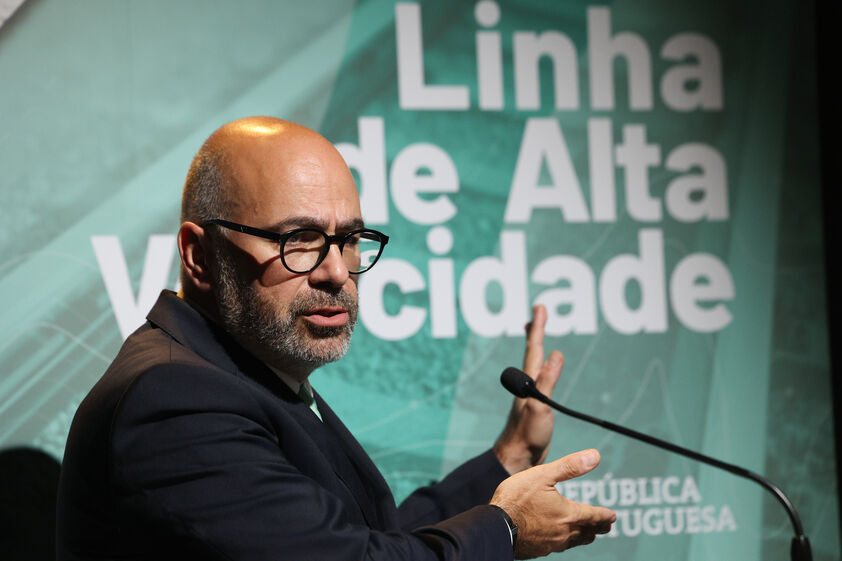Mota-Engil lidera consórcio para linha de alta velocidade Lisboa-Porto