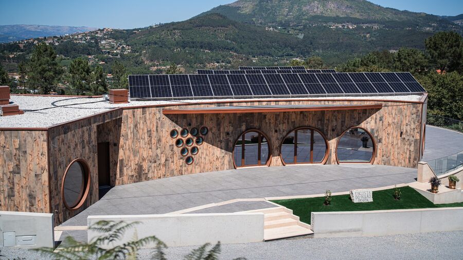 Quinta Encosta do Rolão Peneda inaugura adega em Mondim de Basto.
