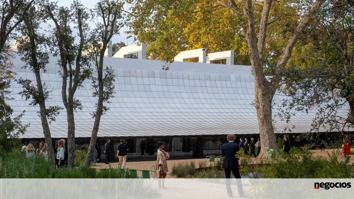 Featured image for article: Lisbon Develops 'Climate Refuge' Network to Combat Heatwaves, Boosting Urban Livability for Investors