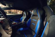 Interior do Lamborghini Temerario com bancos desportivos em azul e preto