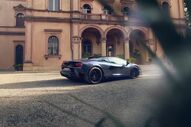 Lamborghini Temerario destaca-se em frente à arquitetura clássica