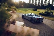 Lamborghini Temerario em cenário campestre