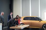 Grupo Volkswagen e Governo Português assinam acordo para produção do ID. EVERY1 em Palmela