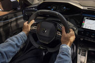 Peugeot renova 308 e 308 SW com motorizações diversas, incluindo elétrico e híbrido.
