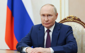 Putin, presidente russo, mantém a guerra na Ucrânia e fortalece laços com os BRICS