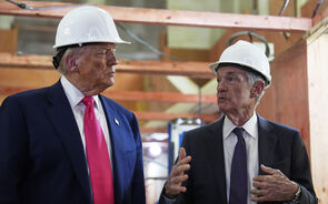 Trump pondera processo contra Powell. Renovações da Fed e taxas na mira