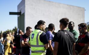 Trabalhadores da Menzies Aviation em greve por melhores salários