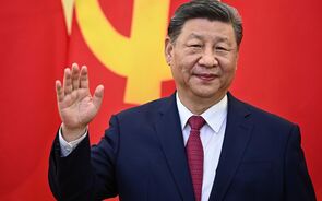Xi Jinping condena protecionismo após tarifas dos EUA ao Brasil. Lula expressa apoio