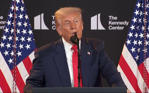 Trump alerta Putin sobre 'consequências muito graves' caso não haja cessar-fogo  