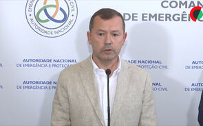 Aviões de combate a incêndios cedidos pela Suécia deverão chegar no domingo