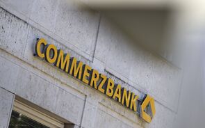 UniCredit aumenta participação no Commerzbank para 26%, mas Alemanha opõe-se