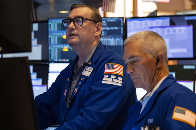 Wall Street soma terceiro dia seguido de perdas. Intel dispara mais de 8%