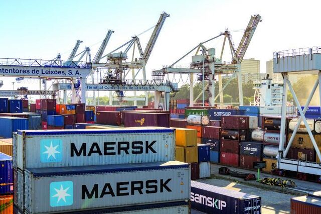 Lucros da Maersk sobem 77% no 1.º semestre para 1,5 mil milhões