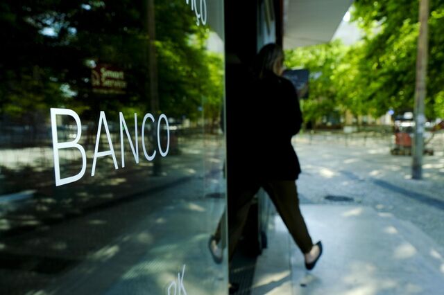 Banca ganha terreno na Europa. Automóvel sofre com tarifas de Trump