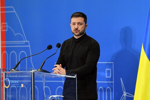Zelensky rejeita encontrar-se com Putin em Moscovo e propõe Kiev